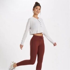 NWT Vuori Avalon Henley Salt Medium